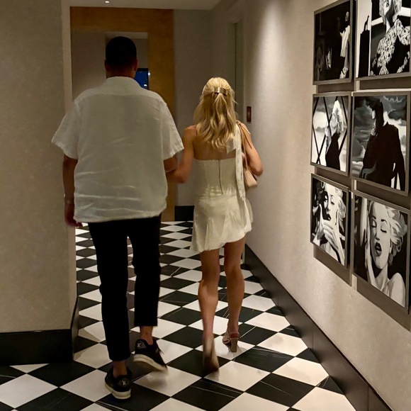 White Fox Boutique Match Maker Bustier & Mini Skirt SET - Picture 8 of 8